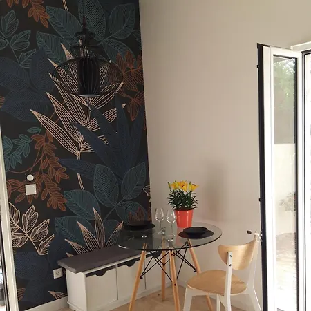 Romantic Tiny House With Private Terrace And Shared Pool *