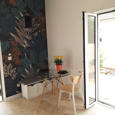Romantic Tiny House With Private Terrace And Shared Pool Apartamento *